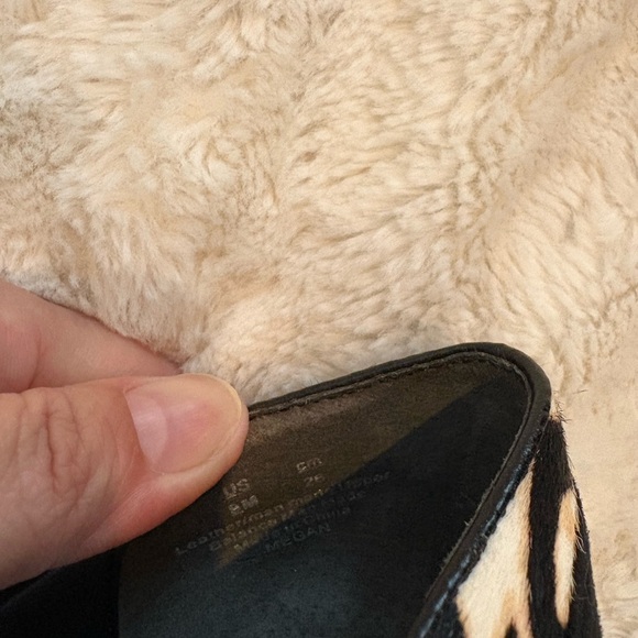 Leopard Print Pointed Toe Pumps - Black & White - Picture 6 of 6